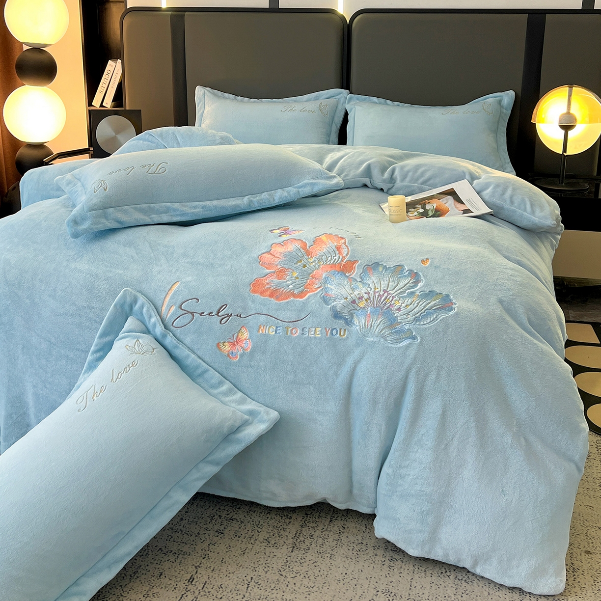 91家纺网 家纺一手货源 找家纺 居易简 2025新款亲肤刺绣款牛奶绒四件套-蝶影翩翩 蝶影翩翩-天蓝