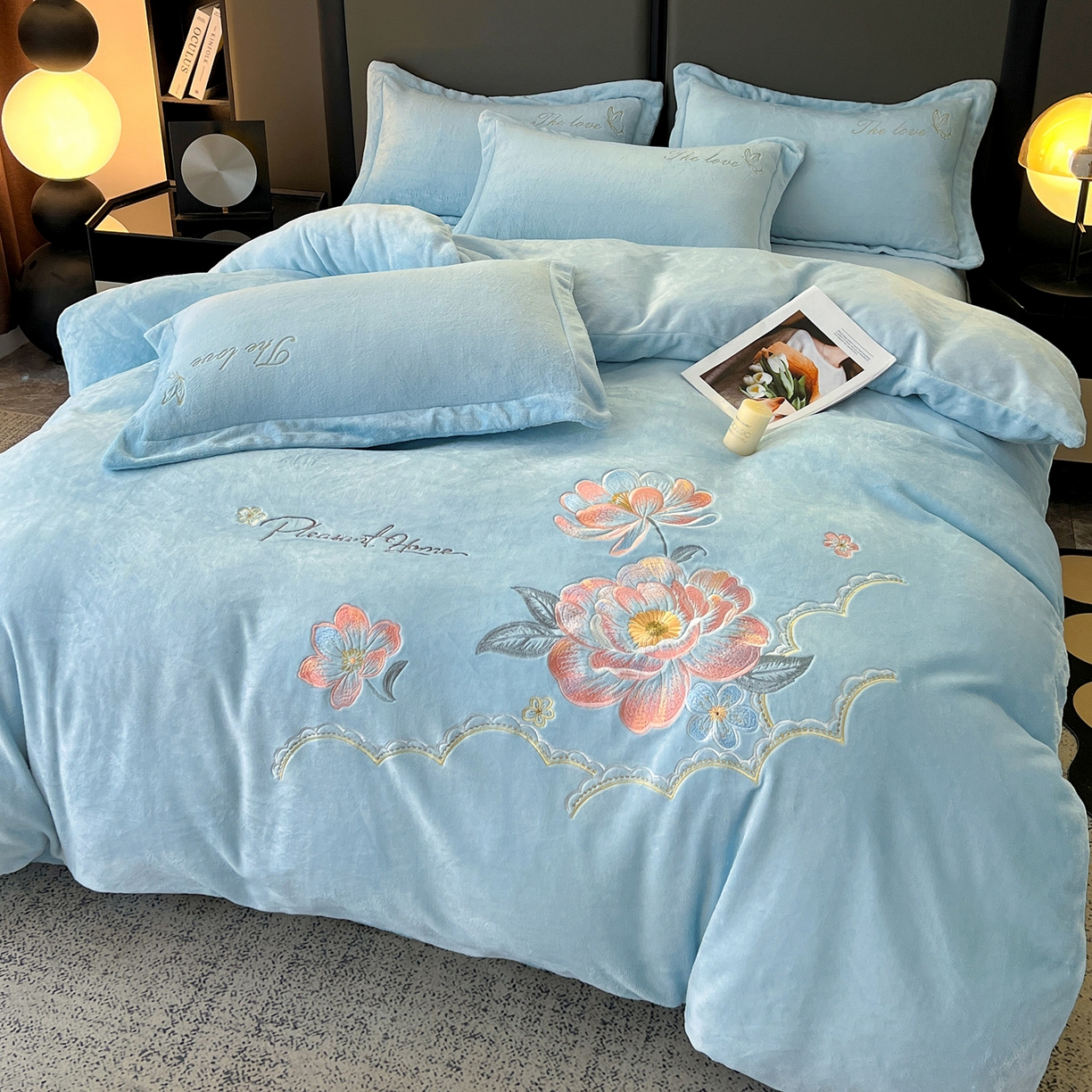 居易简 2025新款亲肤刺绣款牛奶绒四件套-花晨月夕 花晨月夕-天蓝