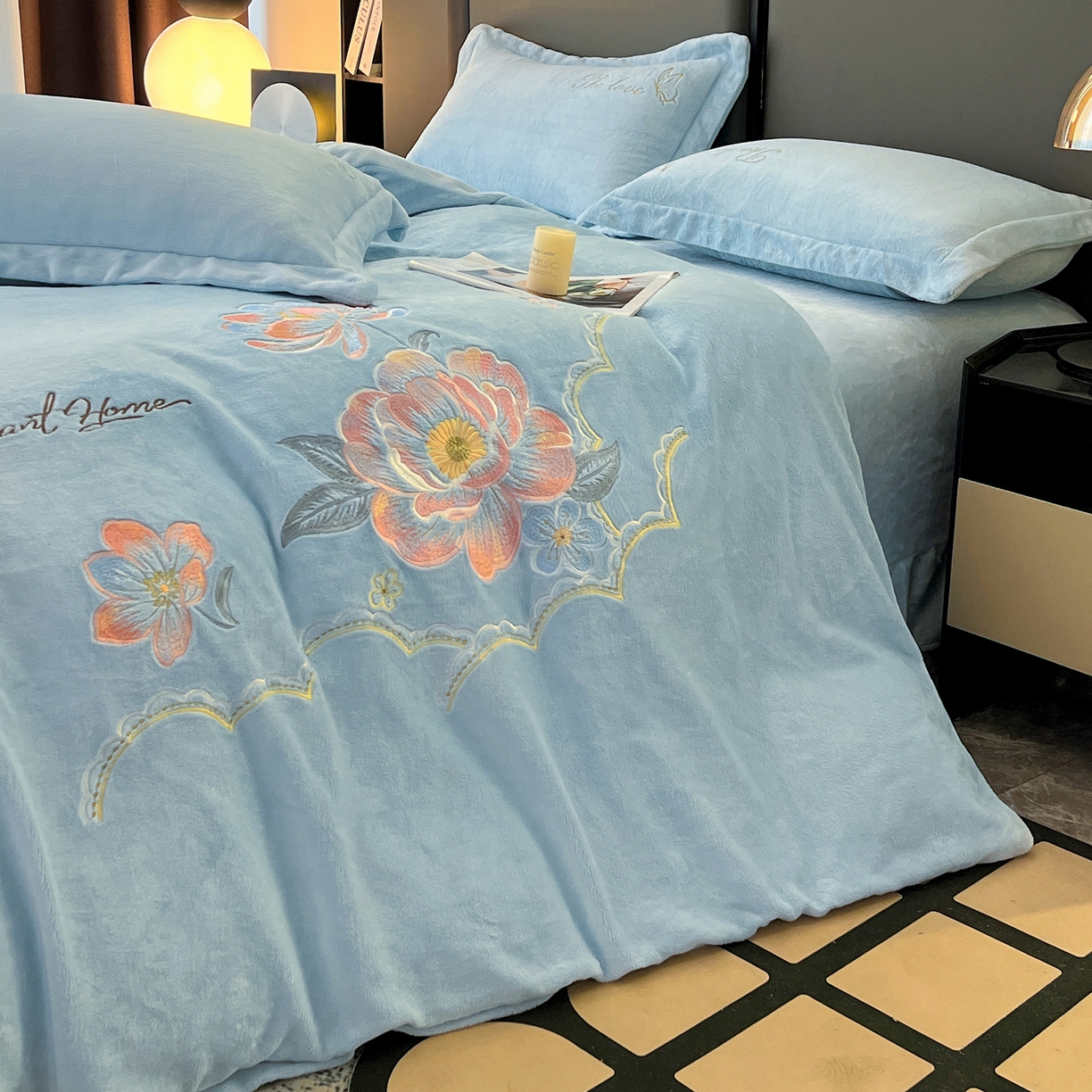 91家纺网 家纺一手货源 找家纺 居易简 2025新款亲肤刺绣款牛奶绒四件套-花晨月夕 花晨月夕-天蓝