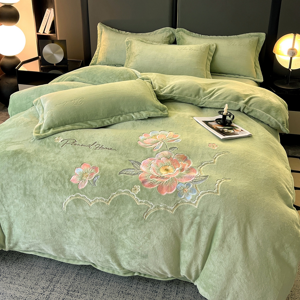 91家纺网 家纺一手货源 找家纺 居易简 2025新款亲肤刺绣款牛奶绒四件套-花晨月夕 花晨月夕-豆绿