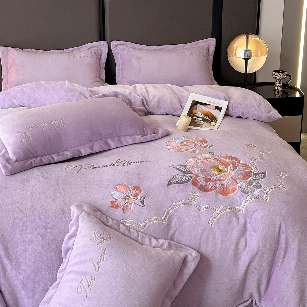 91家纺网 家纺一手货源 找家纺 居易简 2025新款亲肤刺绣款牛奶绒四件套-花晨月夕 花晨月夕-魅紫