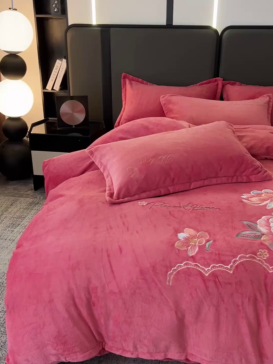 91家纺网 家纺一手货源 找家纺 居易简 2025新款亲肤刺绣款牛奶绒四件套-花晨月夕 花晨月夕-姜红