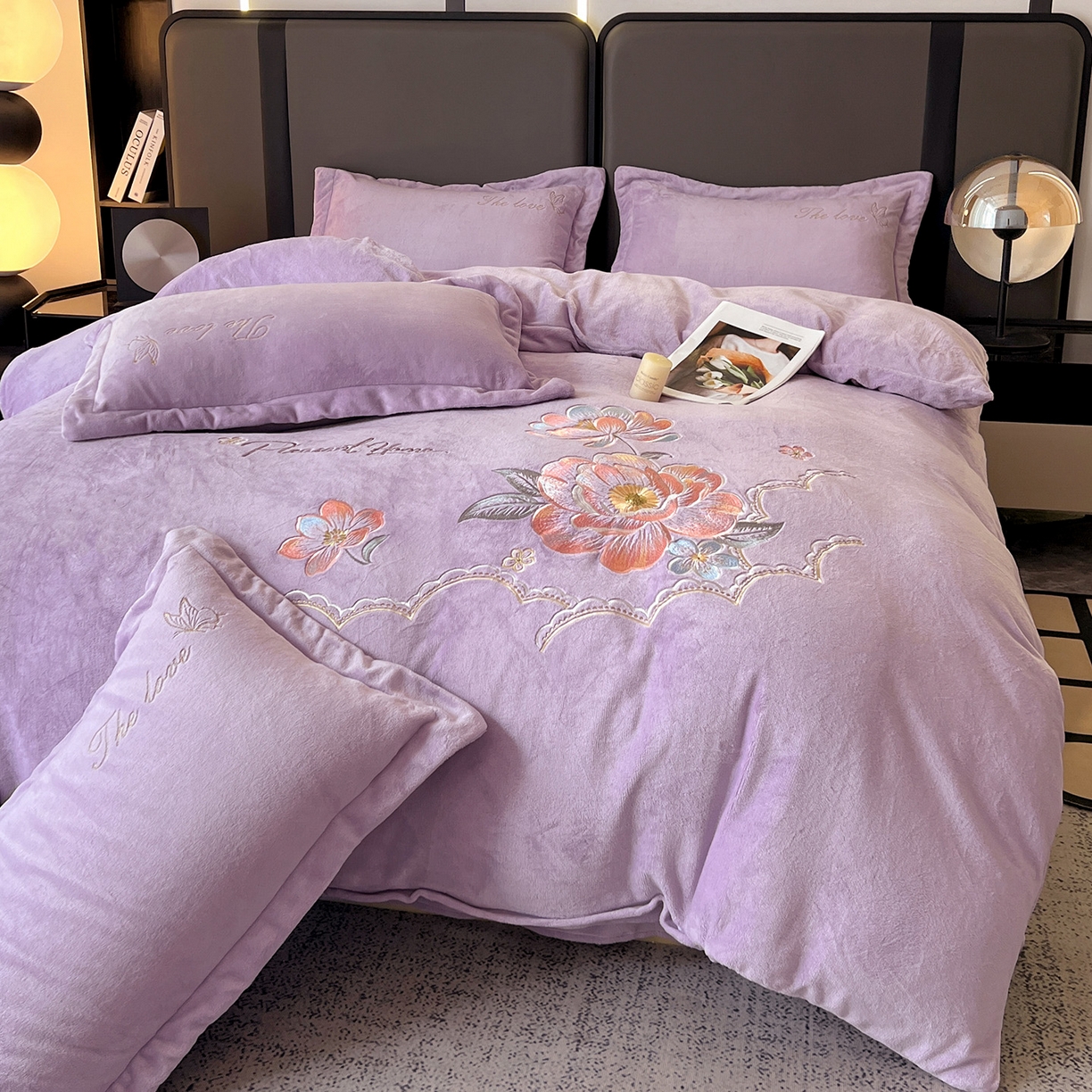 91家纺网 家纺一手货源 找家纺 居易简 2025新款亲肤刺绣款牛奶绒四件套-花晨月夕 花晨月夕-魅紫