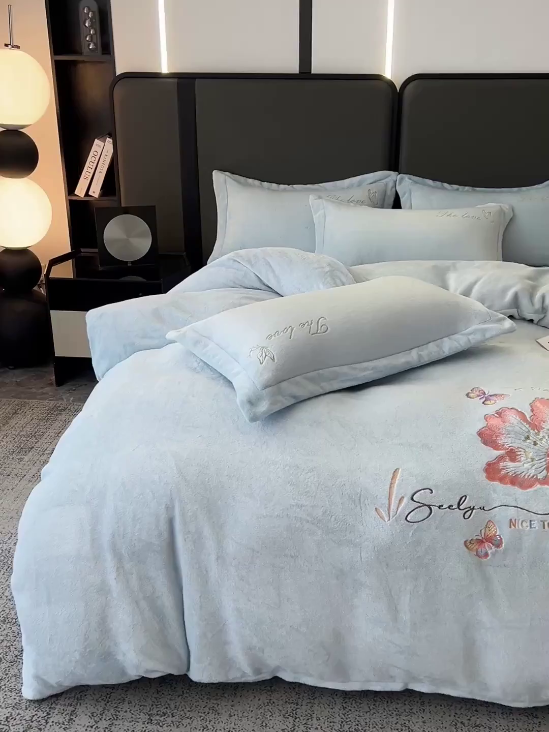 91家纺网 家纺一手货源 找家纺 居易简 2025新款亲肤刺绣款牛奶绒四件套-蝶影翩翩 蝶影翩翩-天蓝