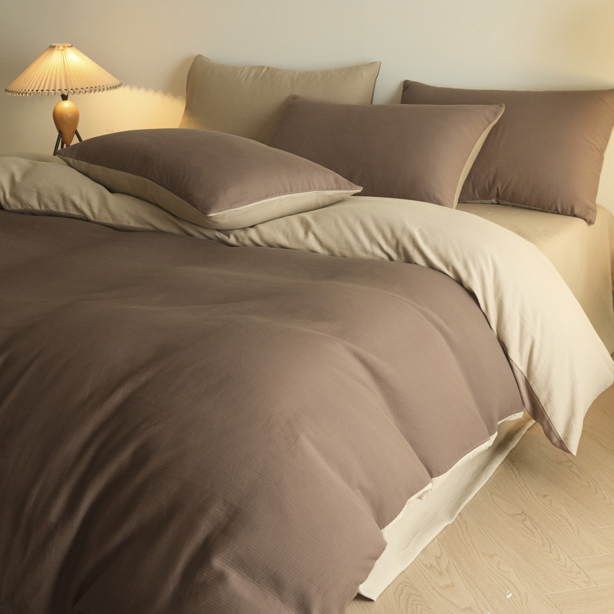 91家纺网 家纺一手货源 找家纺 小叮当家纺仓储工厂店 2025新款提供买家秀爆款花型不断货60s水洗提花全棉纯棉磨毛四件套 迷雾棕+茶褐棕