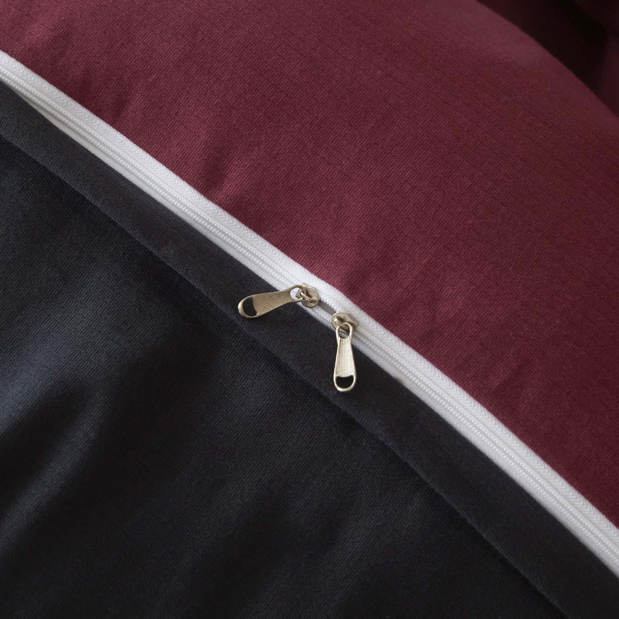 91家纺网 家纺一手货源 找家纺 小叮当家纺仓储工厂店 2025新款提供买家秀爆款花型不断货60s水洗提花全棉纯棉磨毛四件套 樱桃红+玛瑙灰