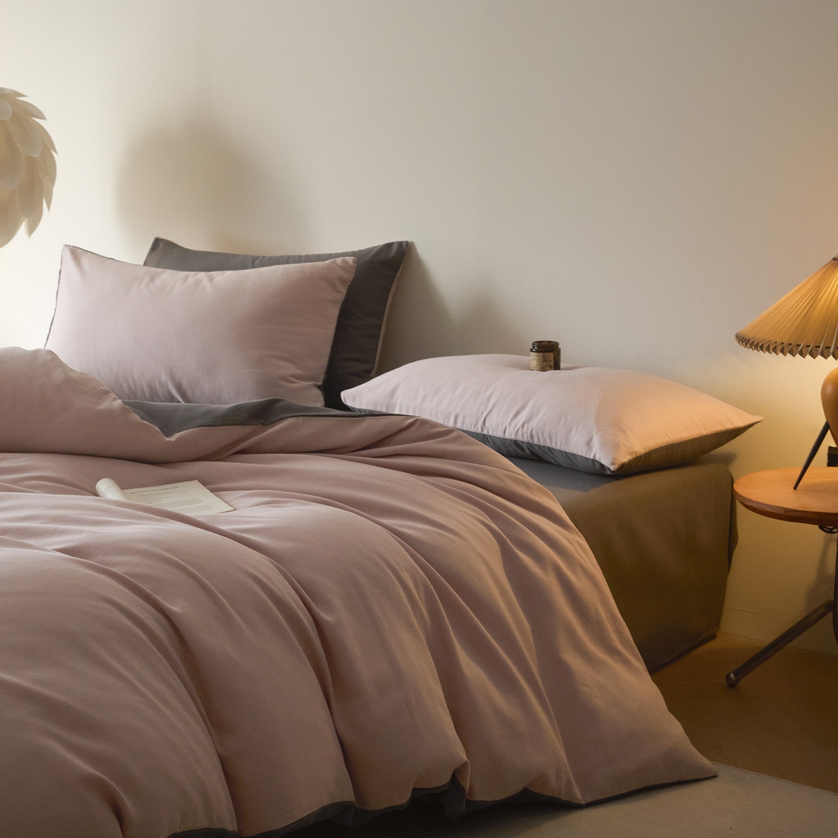 91家纺网 家纺一手货源 找家纺 小叮当家纺仓储工厂店 2025新款提供买家秀爆款花型不断货60s水洗提花全棉纯棉磨毛四件套 芭蕾粉+骑士灰