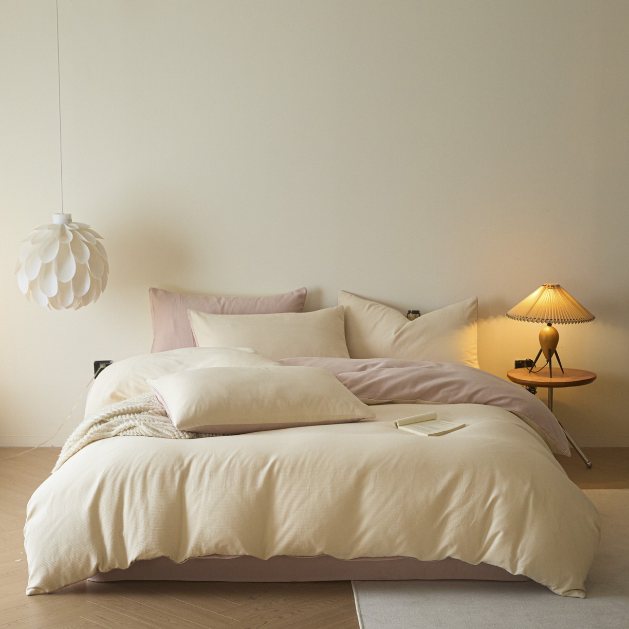 91家纺网 家纺一手货源 找家纺 小叮当家纺仓储工厂店 2025新款提供买家秀爆款花型不断货60s水洗提花全棉纯棉磨毛四件套 米杏色+芭蕾粉