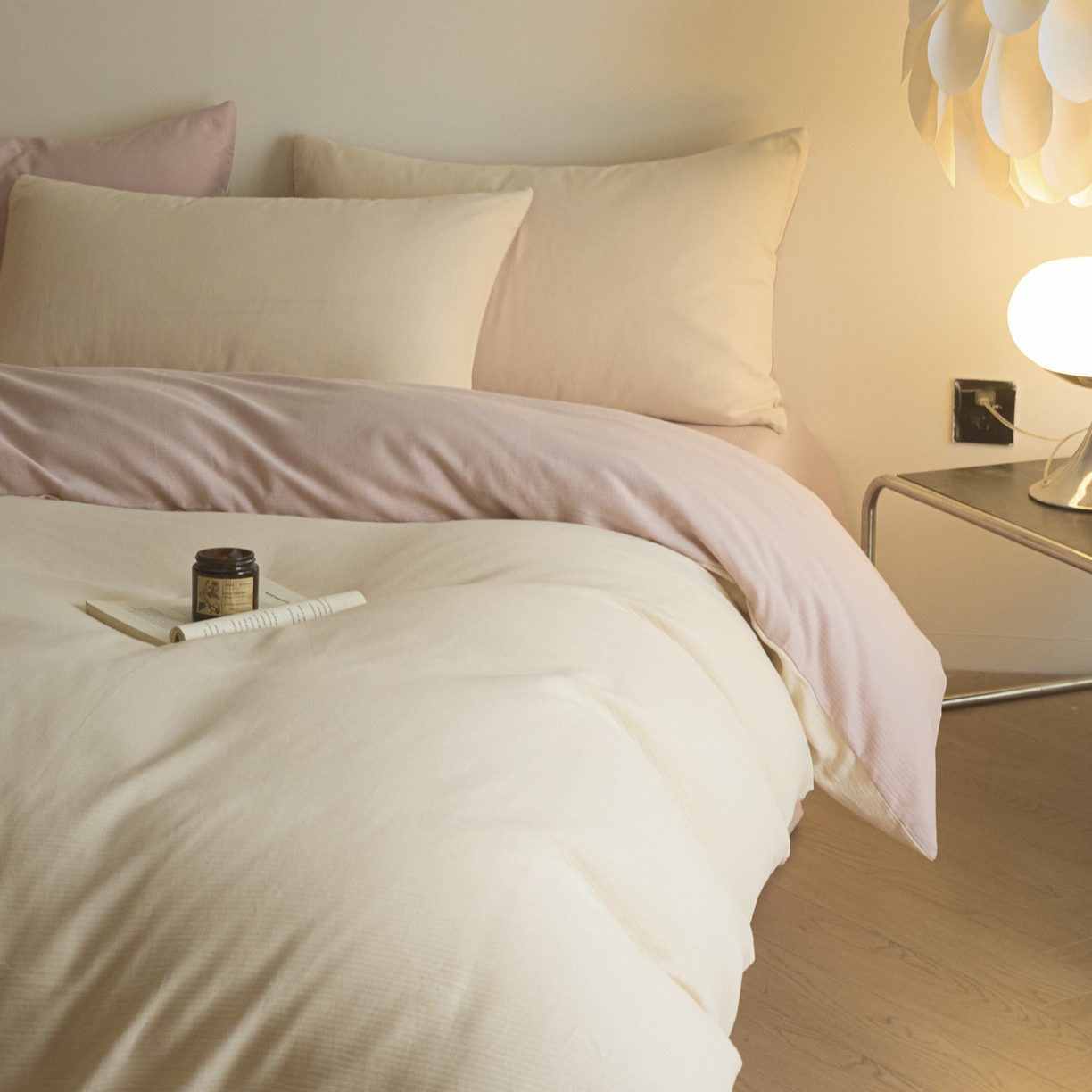 91家纺网 家纺一手货源 找家纺 小叮当家纺仓储工厂店 2025新款提供买家秀爆款花型不断货60s水洗提花全棉纯棉磨毛四件套 米杏色+芭蕾粉