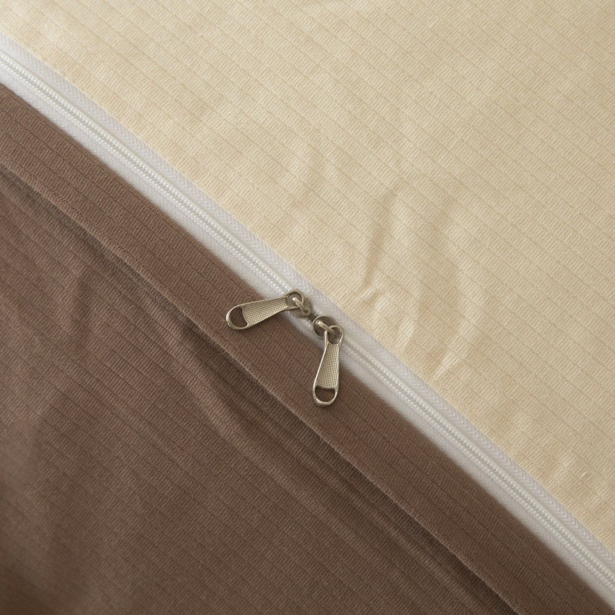 91家纺网 家纺一手货源 找家纺 小叮当家纺仓储工厂店 2025新款提供买家秀爆款花型不断货60s水洗提花全棉纯棉磨毛四件套 米杏色+迷雾棕