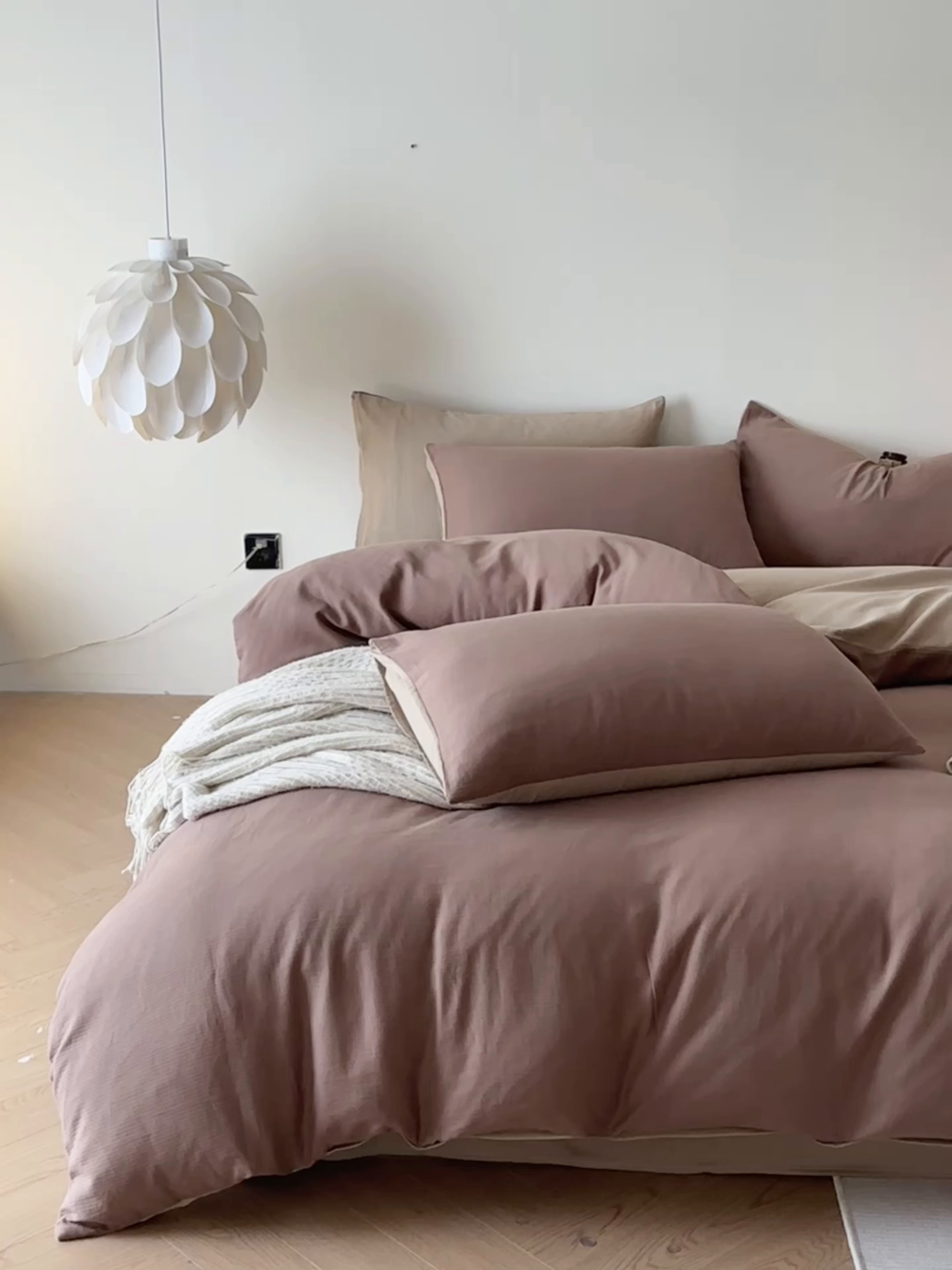 91家纺网 家纺一手货源 找家纺 小叮当家纺仓储工厂店 2025新款提供买家秀爆款花型不断货60s水洗提花全棉纯棉磨毛四件套 迷雾棕+茶褐棕