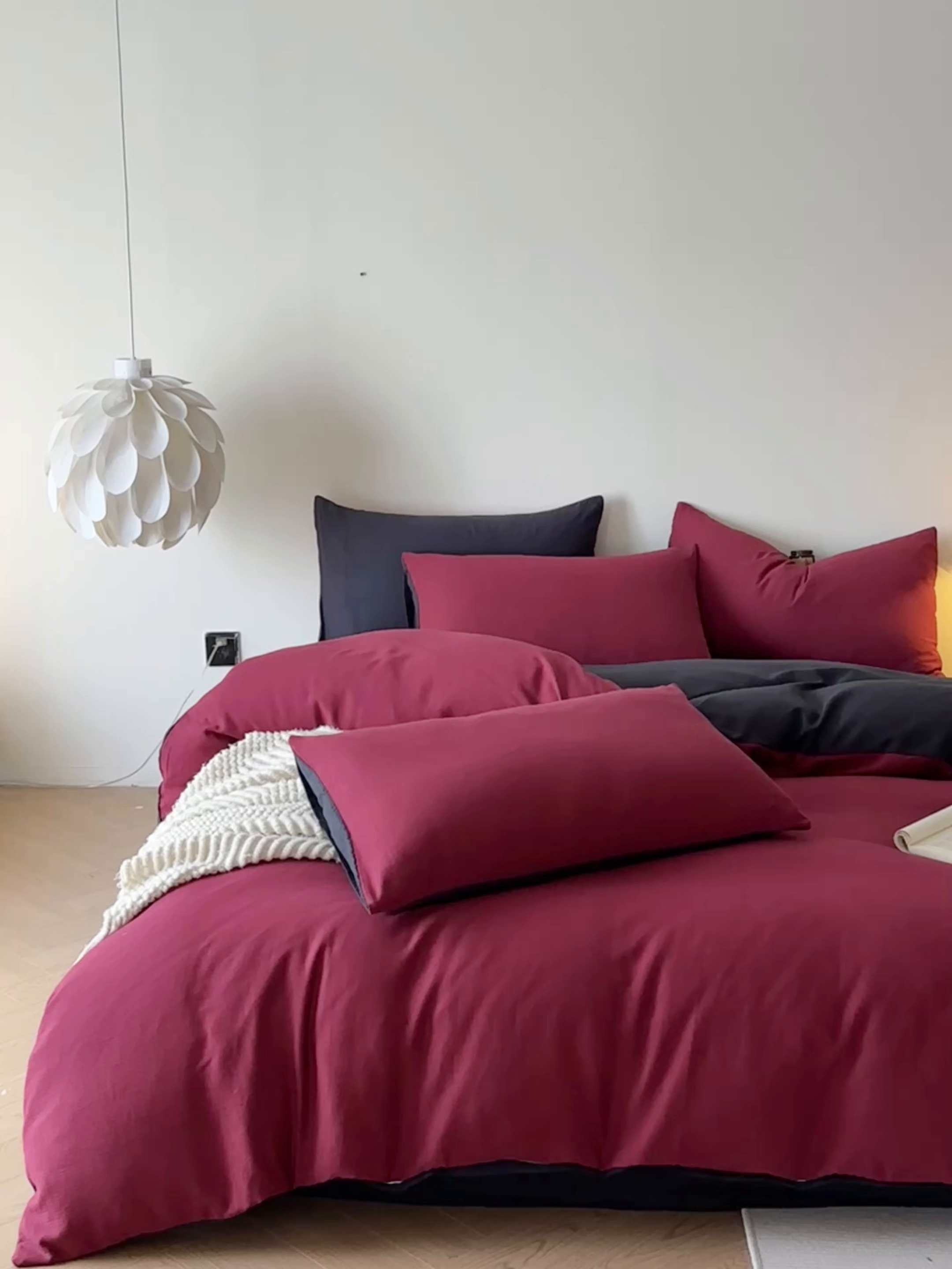 91家纺网 家纺一手货源 找家纺 小叮当家纺仓储工厂店 2025新款提供买家秀爆款花型不断货60s水洗提花全棉纯棉磨毛四件套 樱桃红+玛瑙灰