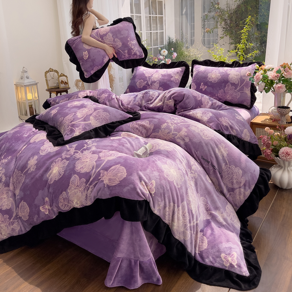 91家纺网 家纺一手货源 找家纺 （总）赛丽雅 2025新款赫本风牛奶绒床裙款黑色花边四件套花边款 8-9 斤加厚面料