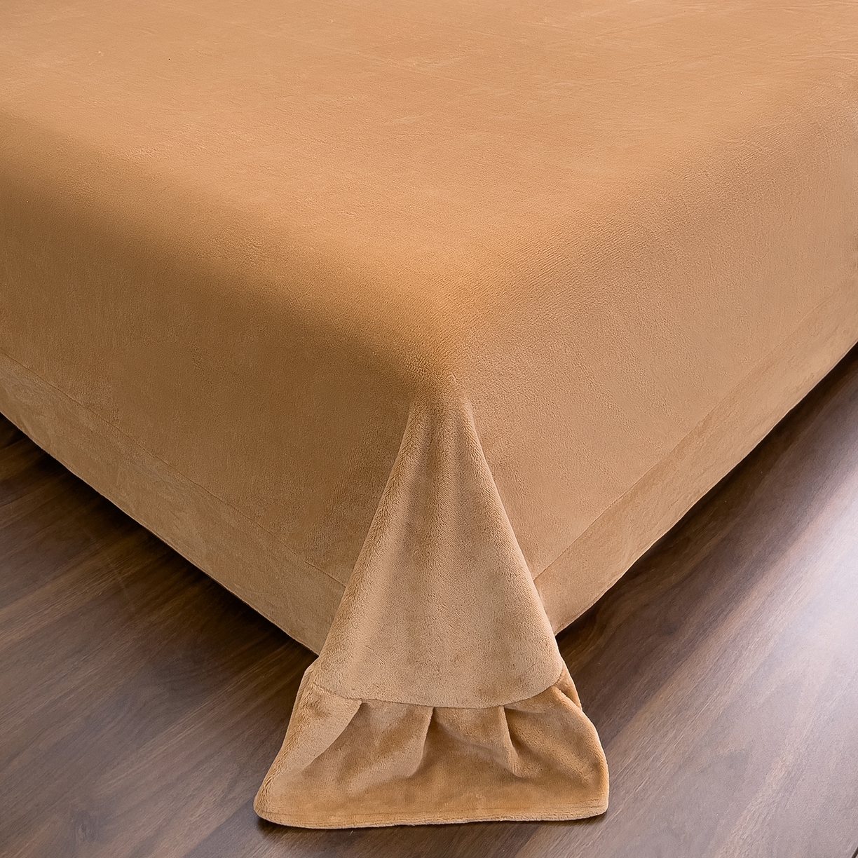 91家纺网 家纺一手货源 找家纺 赛丽雅 2025新款赫本风牛奶绒床裙款黑色花边四件套花边款 8-9 斤加厚面料 芳菲