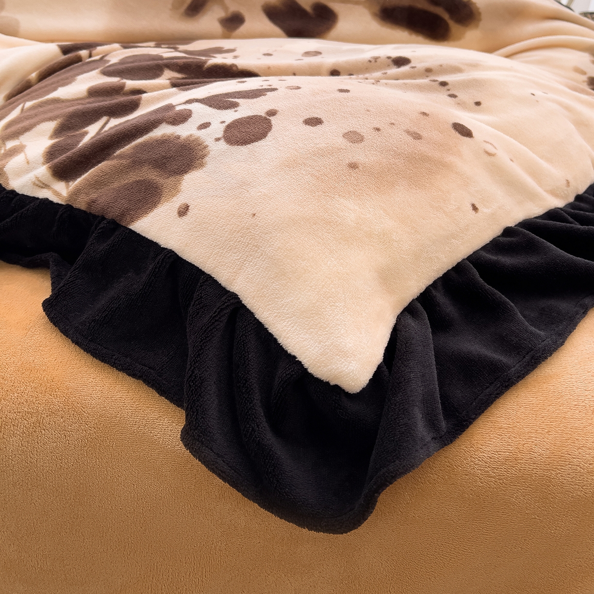 91家纺网 家纺一手货源 找家纺 赛丽雅 2025新款赫本风牛奶绒床裙款黑色花边四件套花边款 8-9 斤加厚面料 墨舞