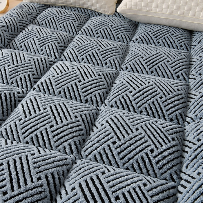 91家纺网 家纺一手货源 找家纺 预言家纺 2025新款亲肤缦沙绒系列床垫 蓝边灰