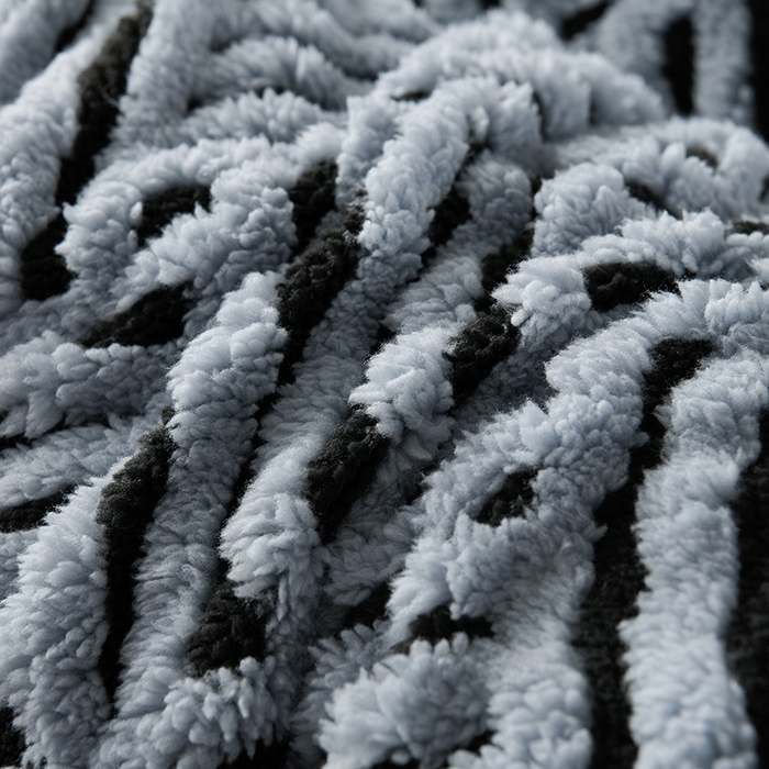 91家纺网 家纺一手货源 找家纺 预言家纺 2025新款亲肤缦沙绒系列床垫 蓝边灰