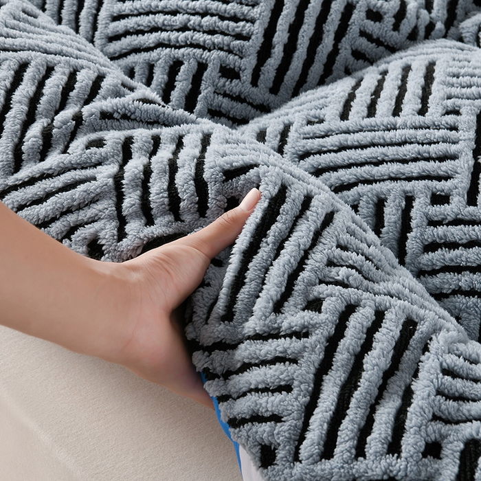 91家纺网 家纺一手货源 找家纺 预言家纺 2025新款亲肤缦沙绒系列床垫 蓝边灰