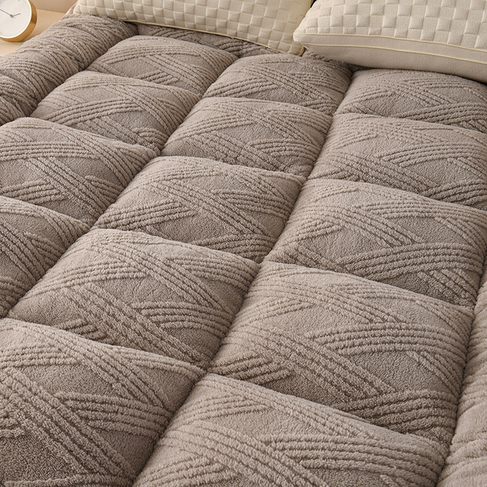 91家纺网 家纺一手货源 找家纺 预言家纺 2025新款亲肤菠萝格系列床垫 菠萝浅灰