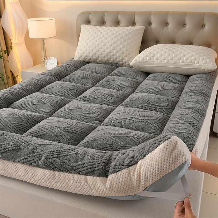 91家纺网 家纺一手货源 找家纺 预言家纺 2025新款亲肤菠萝格系列床垫 菠萝深灰