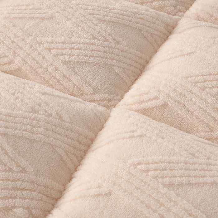 91家纺网 家纺一手货源 找家纺 预言家纺 2025新款亲肤菠萝格系列床垫 菠萝米白