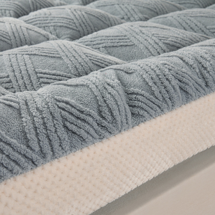 91家纺网 家纺一手货源 找家纺 预言家纺 2025新款亲肤菠萝格系列床垫 菠萝蓝灰