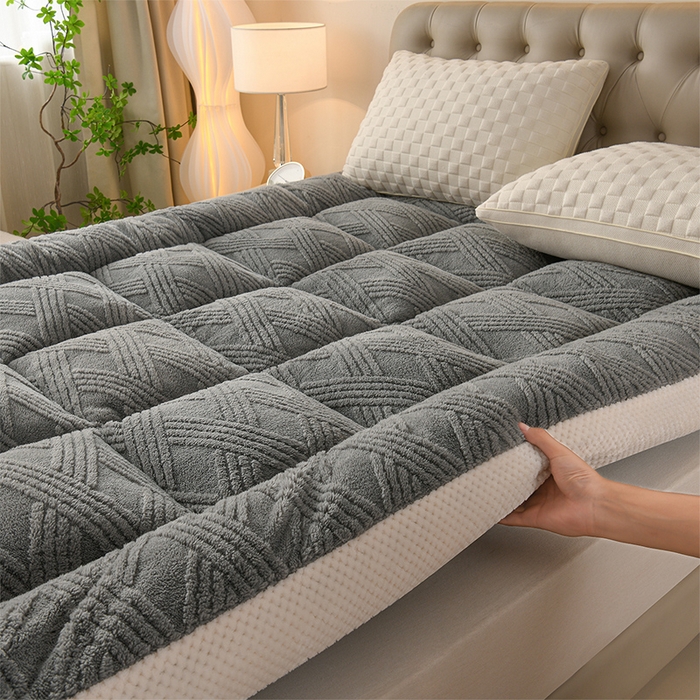 91家纺网 家纺一手货源 找家纺 预言家纺 2025新款亲肤菠萝格系列床垫 菠萝深灰