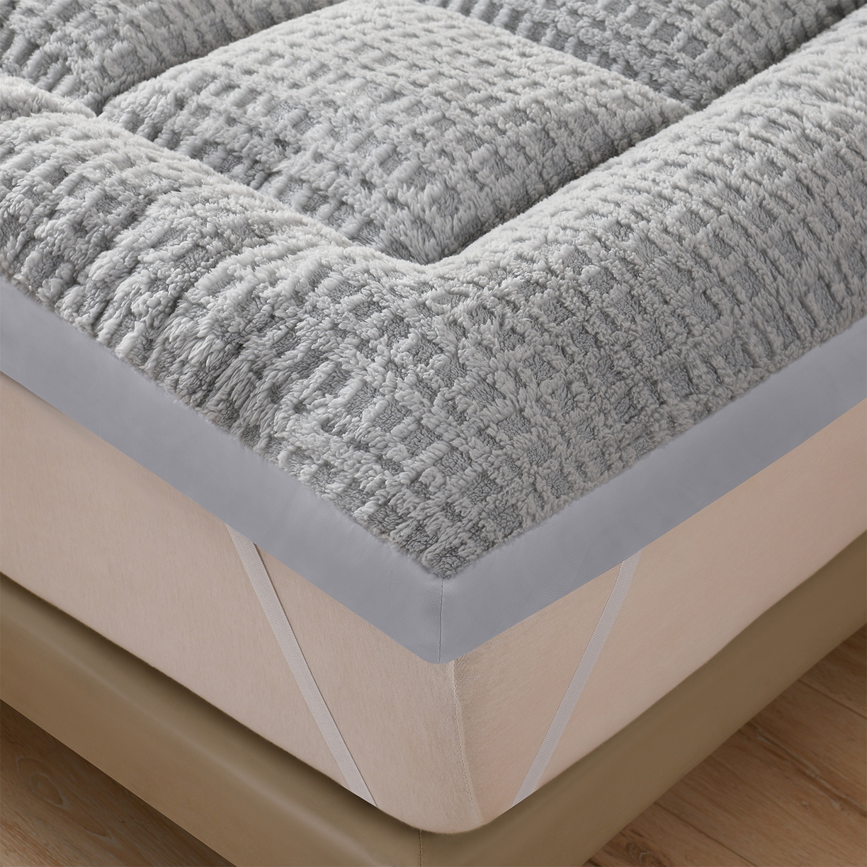 91家纺网 家纺一手货源 找家纺 预言家纺 2025新款亲肤方格绒系列床垫 椰子灰