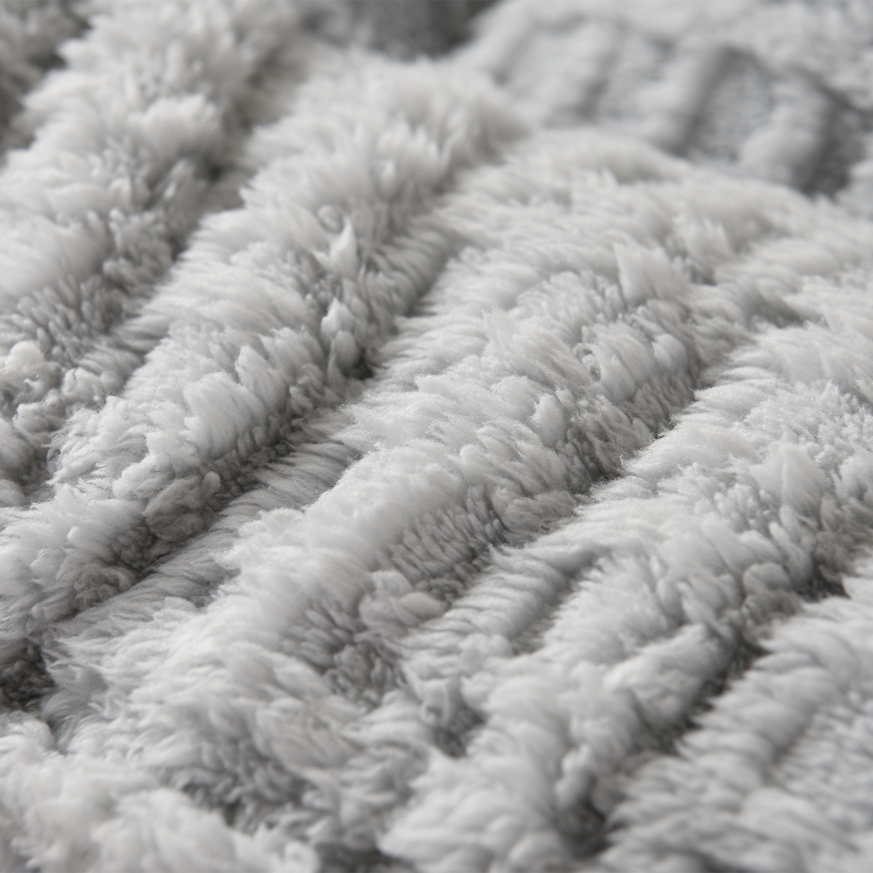 91家纺网 家纺一手货源 找家纺 预言家纺 2025新款亲肤方格绒系列床垫 椰子灰