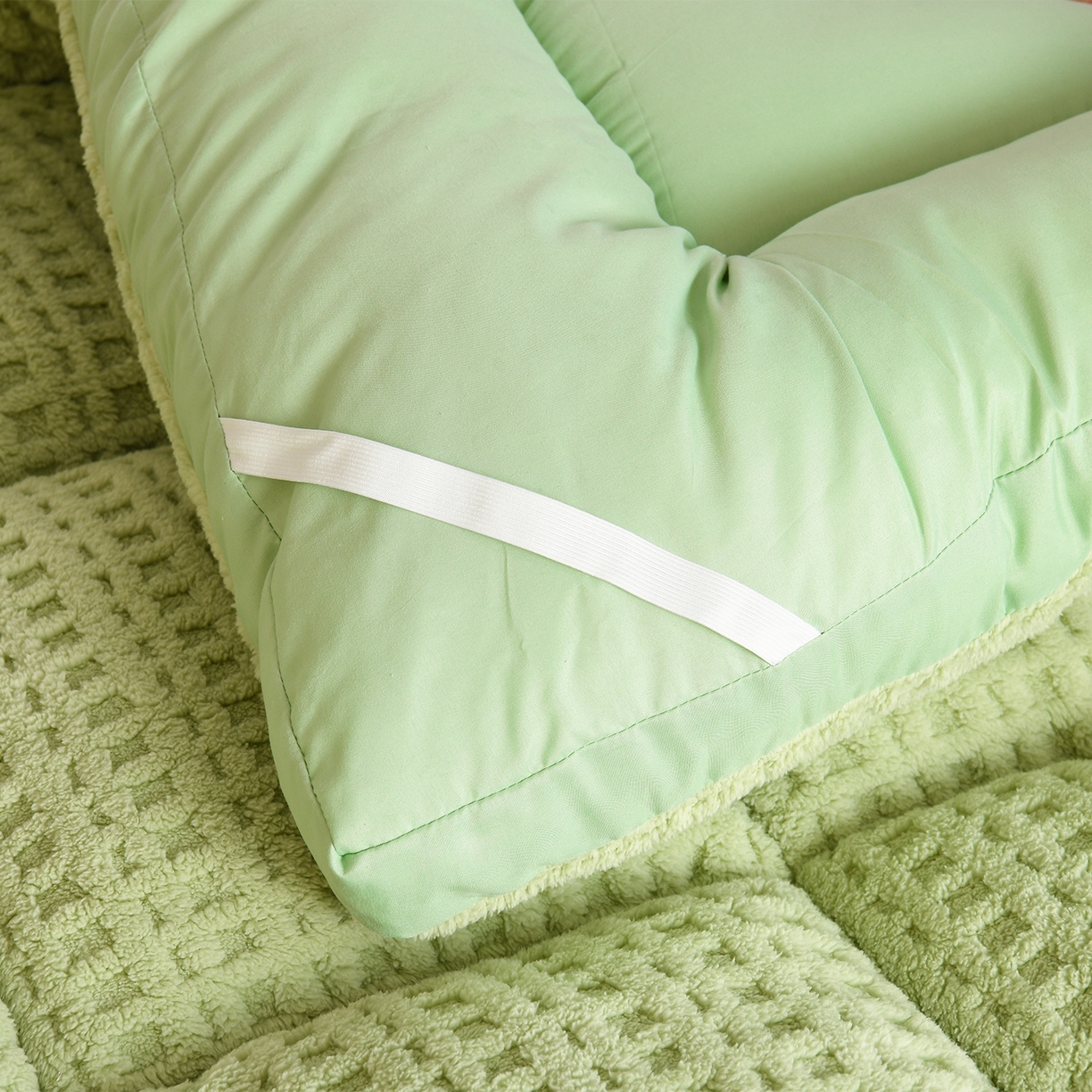 91家纺网 家纺一手货源 找家纺 预言家纺 2025新款亲肤方格绒系列床垫 抹茶绿