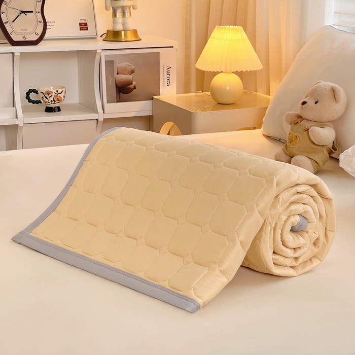 91家纺网 家纺一手货源 找家纺 预言家纺 2025新款亲肤薄垫针织系列床垫 针织驼色