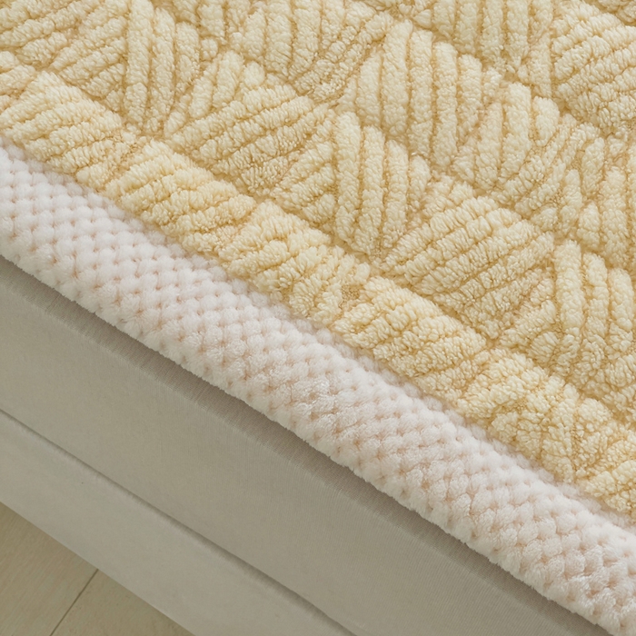 91家纺网 家纺一手货源 找家纺 （总）预言家纺 2025新款亲肤薄垫绒系列床垫