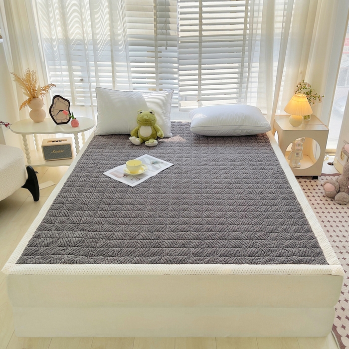 91家纺网 家纺一手货源 找家纺 预言家纺 2025新款亲肤薄垫绒系列床垫 薄垫绒深灰