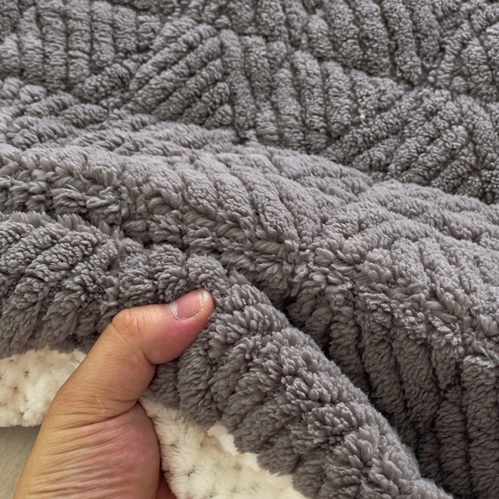 91家纺网 家纺一手货源 找家纺 预言家纺 2025新款亲肤薄垫绒系列床垫 薄垫绒深灰