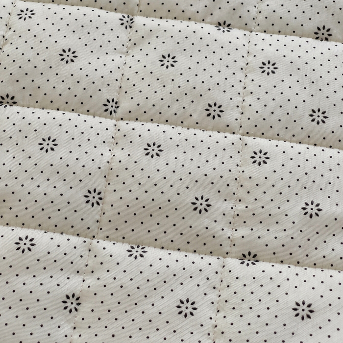 91家纺网 家纺一手货源 找家纺 预言家纺 2025新款亲肤薄垫绒系列床垫 薄垫绒米黄