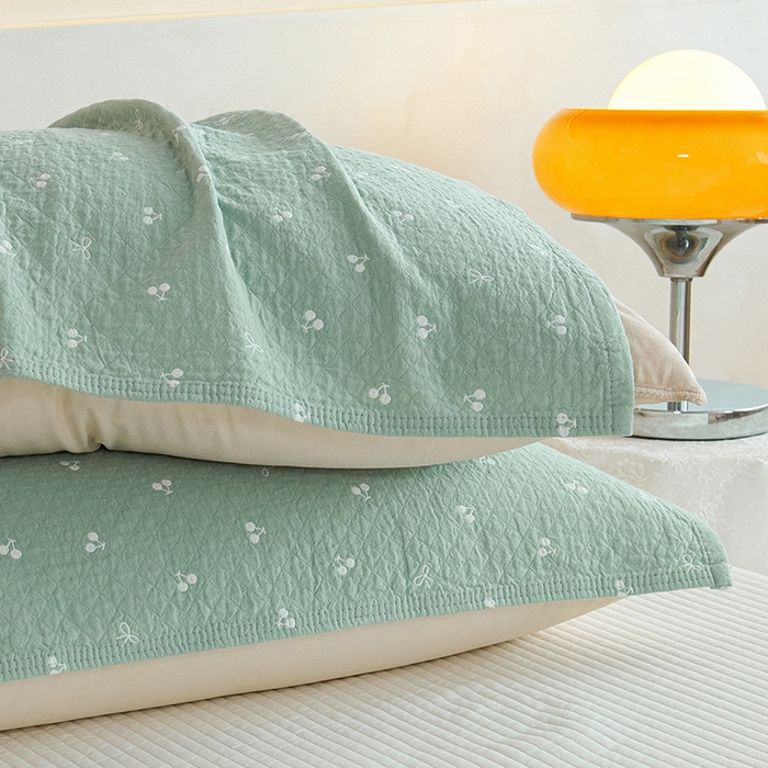 91家纺网 家纺一手货源 找家纺 棠薇家纺 2025新款 枕巾纯棉纱布水洗全棉纱布纯棉耐脏吸汗透气预缩水 樱桃朵朵绿