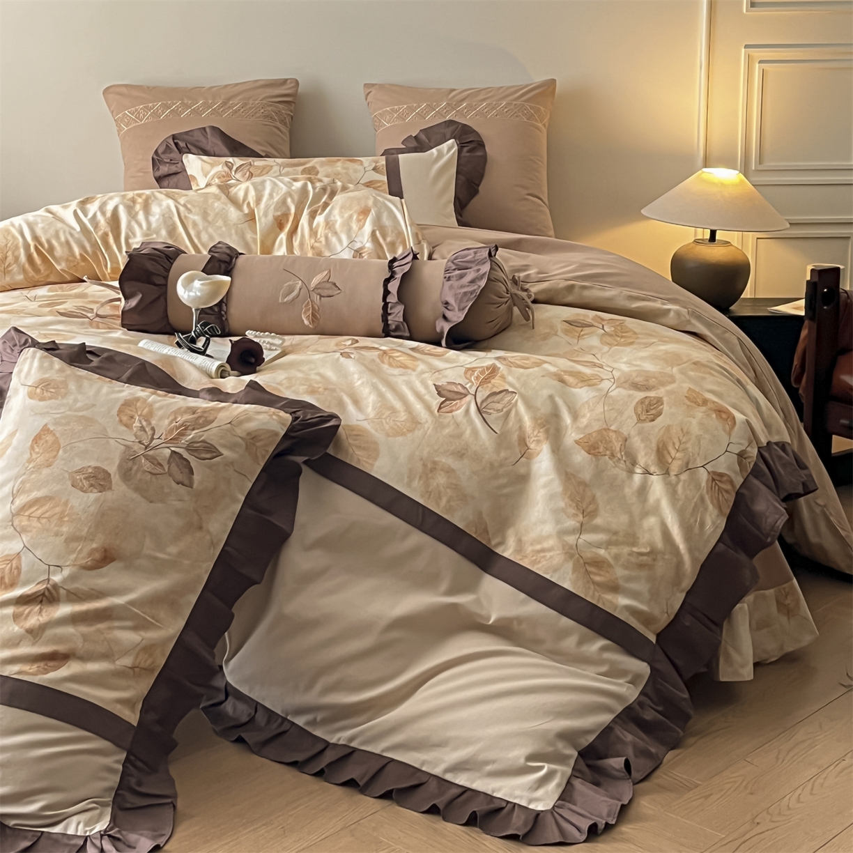 91家纺网 家纺一手货源 找家纺 （总）蓝米卡夫 2025秋冬-全棉60支磨毛印+绣-法尔漫系列（礼盒包装）-拍摄风格2 提供买家秀