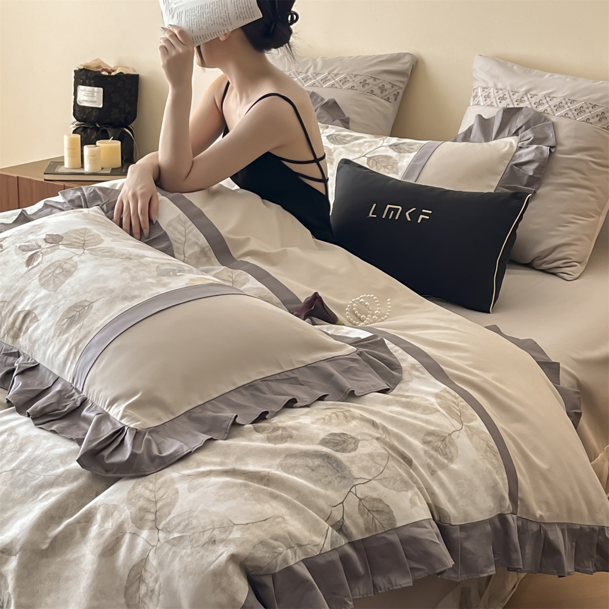 91家纺网 家纺一手货源 找家纺 蓝米卡夫 2025秋冬-全棉60支磨毛印+绣-法尔漫系列（礼盒包装）-拍摄风格2 提供买家秀 法尔漫-灰