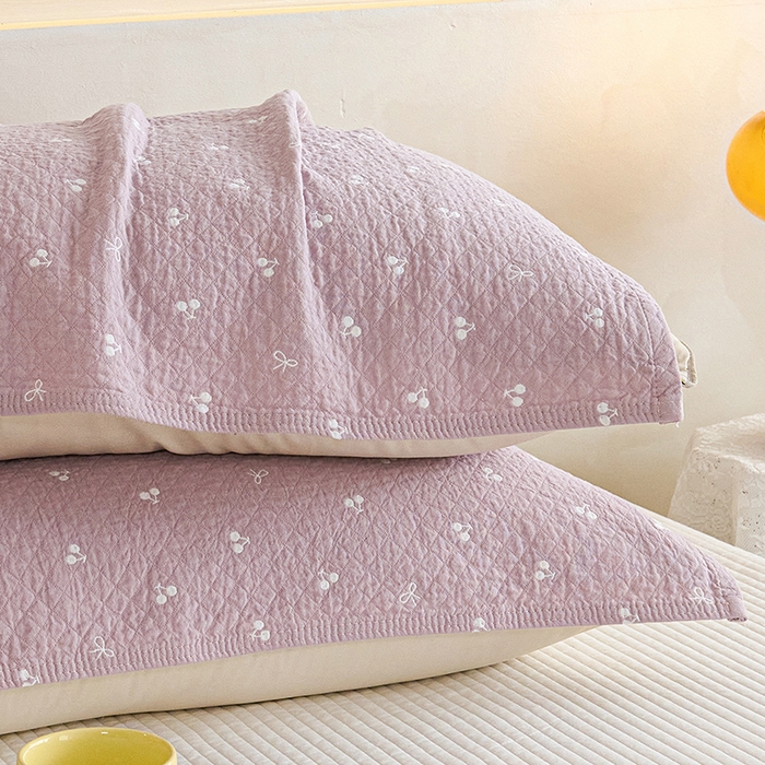 91家纺网 家纺一手货源 找家纺 棠薇家纺 2025新款 枕巾纯棉纱布水洗全棉纱布纯棉耐脏吸汗透气预缩水 樱桃朵朵粉