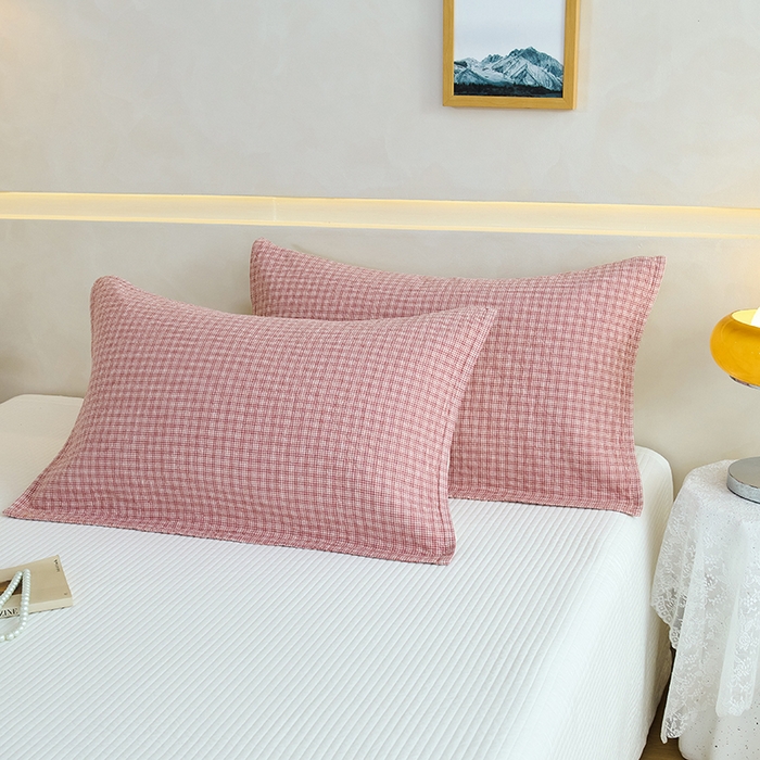 91家纺网 家纺一手货源 找家纺 棠薇家纺 2025新款 枕巾纯棉纱布水洗全棉纱布纯棉耐脏吸汗透气预缩水 小格红