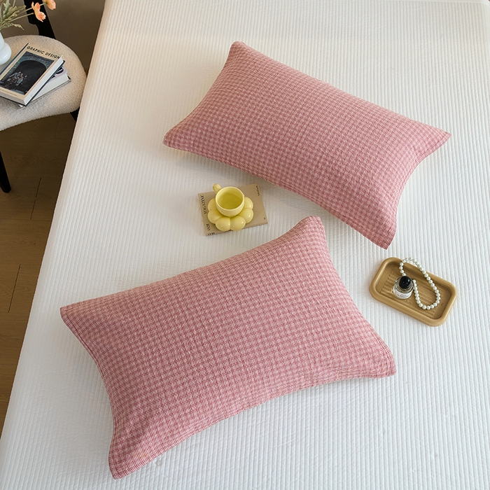 91家纺网 家纺一手货源 找家纺 棠薇家纺 2025新款 枕巾纯棉纱布水洗全棉纱布纯棉耐脏吸汗透气预缩水 小格红