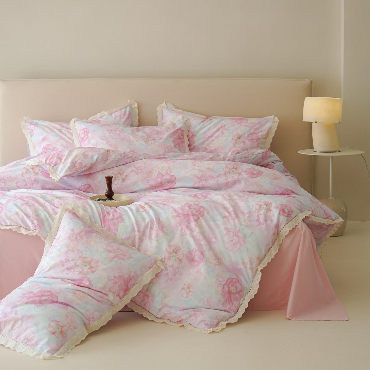 91家纺网 家纺一手货源 找家纺 （总）洺兰家居 2025年小清新全棉13372镂空花边小碎花ins风水洗棉四件套