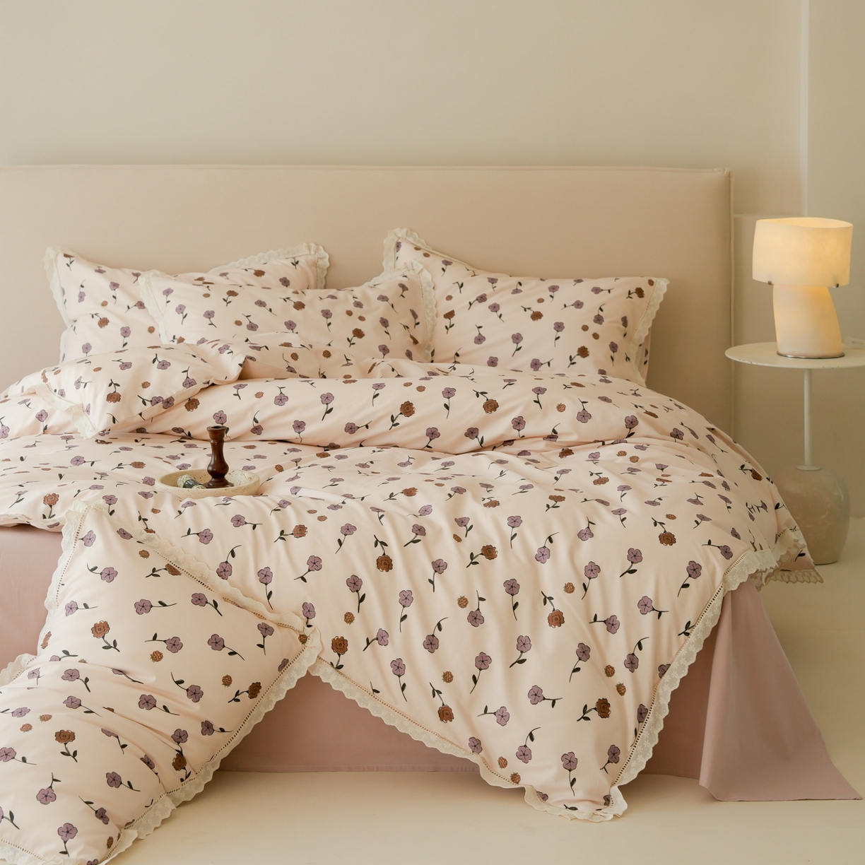 91家纺网 家纺一手货源 找家纺 （总）洺兰家居 2025年小清新全棉13372镂空花边小碎花ins风水洗棉四件套