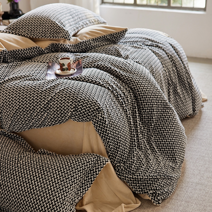 91家纺网 家纺一手货源 找家纺 （总）安莱生活 2025新款加厚250克全消光提花印花牛奶绒四件套-谧雅系列