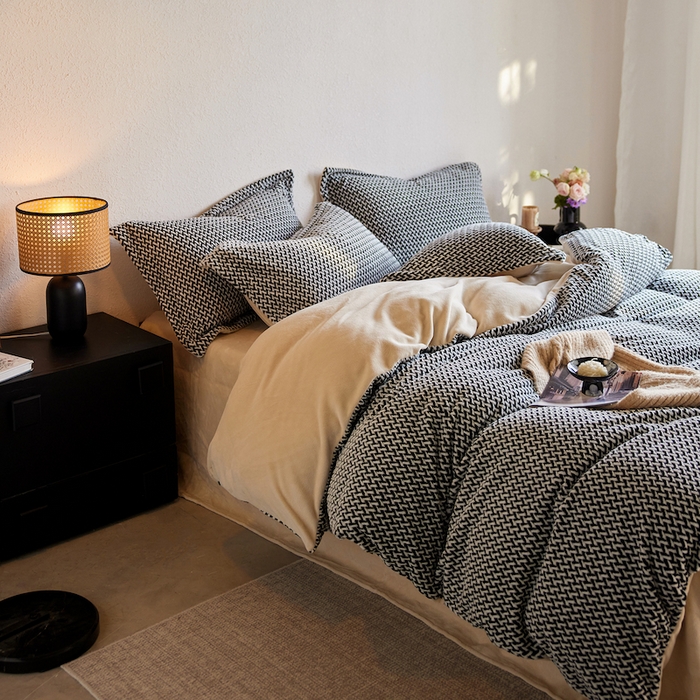 91家纺网 家纺一手货源 找家纺 （总）安莱生活 2025新款加厚250克全消光提花印花牛奶绒四件套-谧雅系列