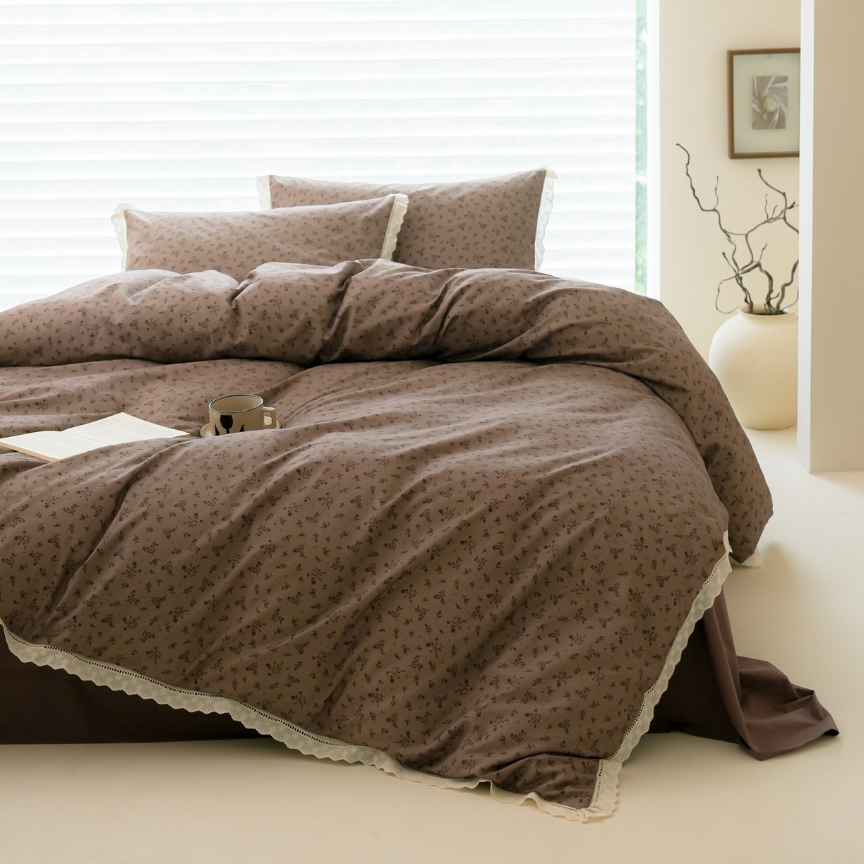 91家纺网 家纺一手货源 找家纺 洺兰家居 2025年小清新全棉13372镂空花边小碎花ins风水洗棉四件套 东篱