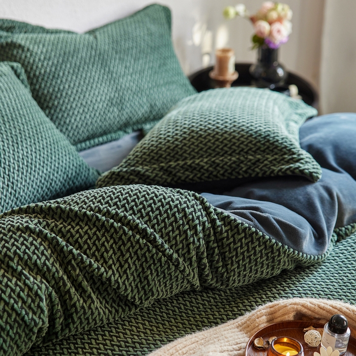 91家纺网 家纺一手货源 找家纺 安莱生活 2025新款加厚250克全消光提花印花牛奶绒四件套-谧雅系列 谧雅墨绿