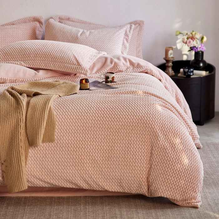 安莱生活 2025新款加厚250克全消光提花印花牛奶绒四件套-谧雅系列 谧雅黛粉