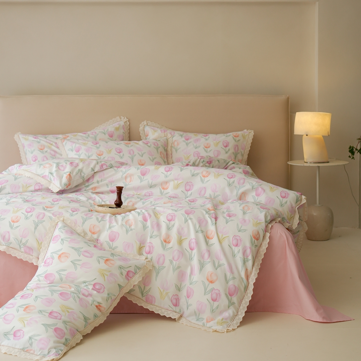 91家纺网 家纺一手货源 找家纺 洺兰家居 2025年小清新全棉13372镂空花边小碎花ins风水洗棉四件套 丁香