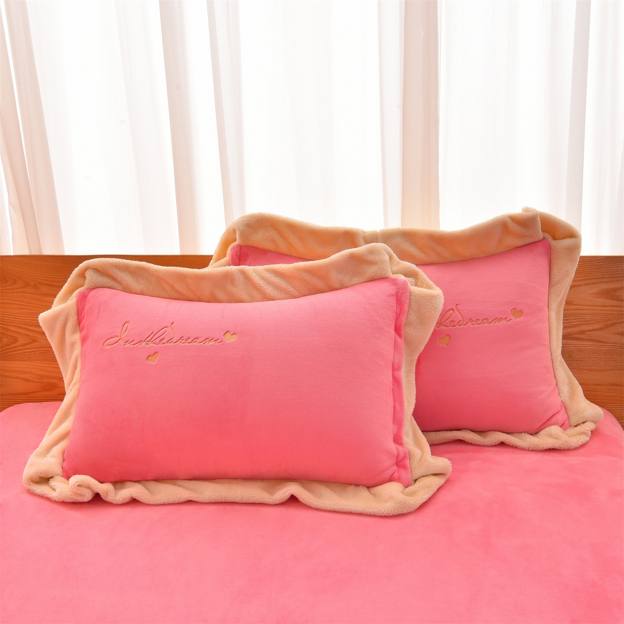 91家纺网 家纺一手货源 找家纺 笙意 新款牛奶绒刺绣四件套-繁花系列 繁花-玫玫红